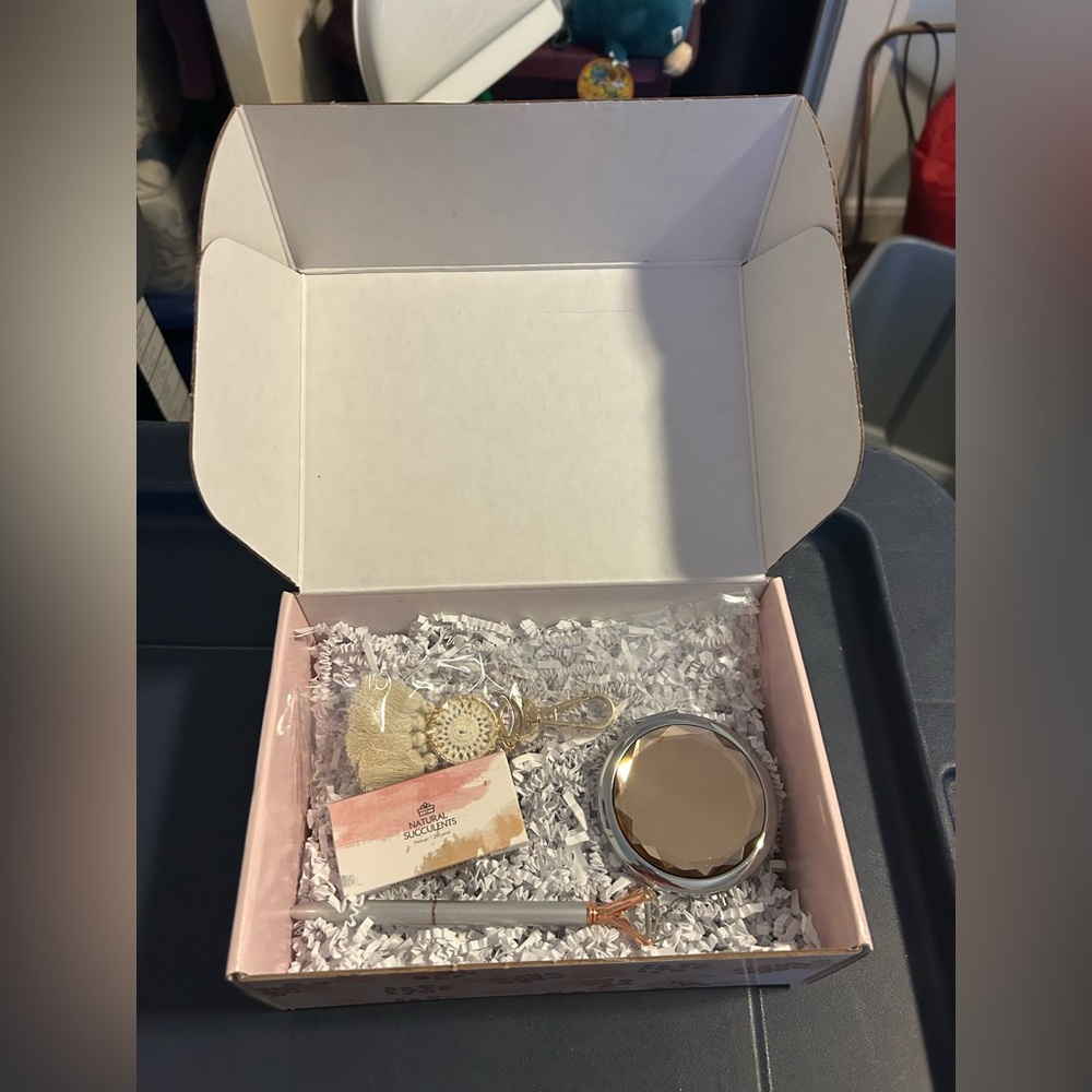 Natural Succulent Gift Box (pen, Mirror, Matches, Tassel) Open Box